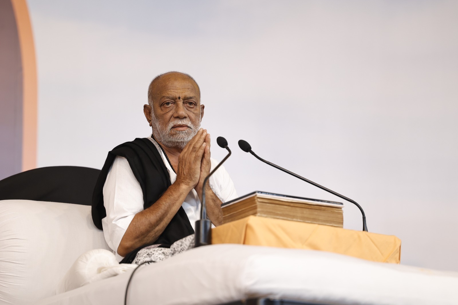 Moraribapu's tribute to those killed in tempo accident in Uttarakhand and assistance to the families