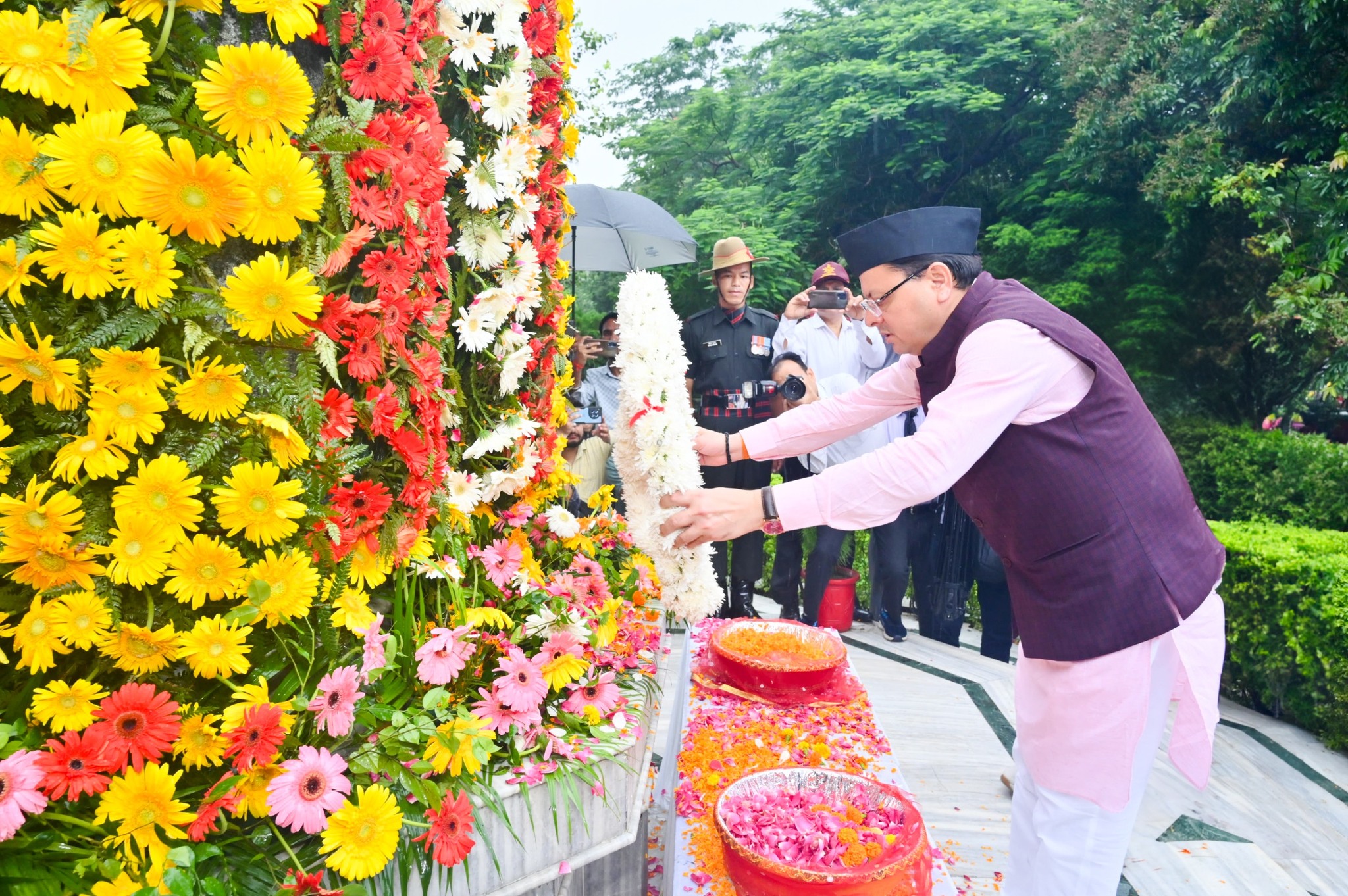 कारगिल विजय दिवस पर मुख्यमंत्री ने देश के लिये अपने प्राण न्यौछावर करने वाले वीर सैनिकों को अर्पित की श्रद्धांजलि।