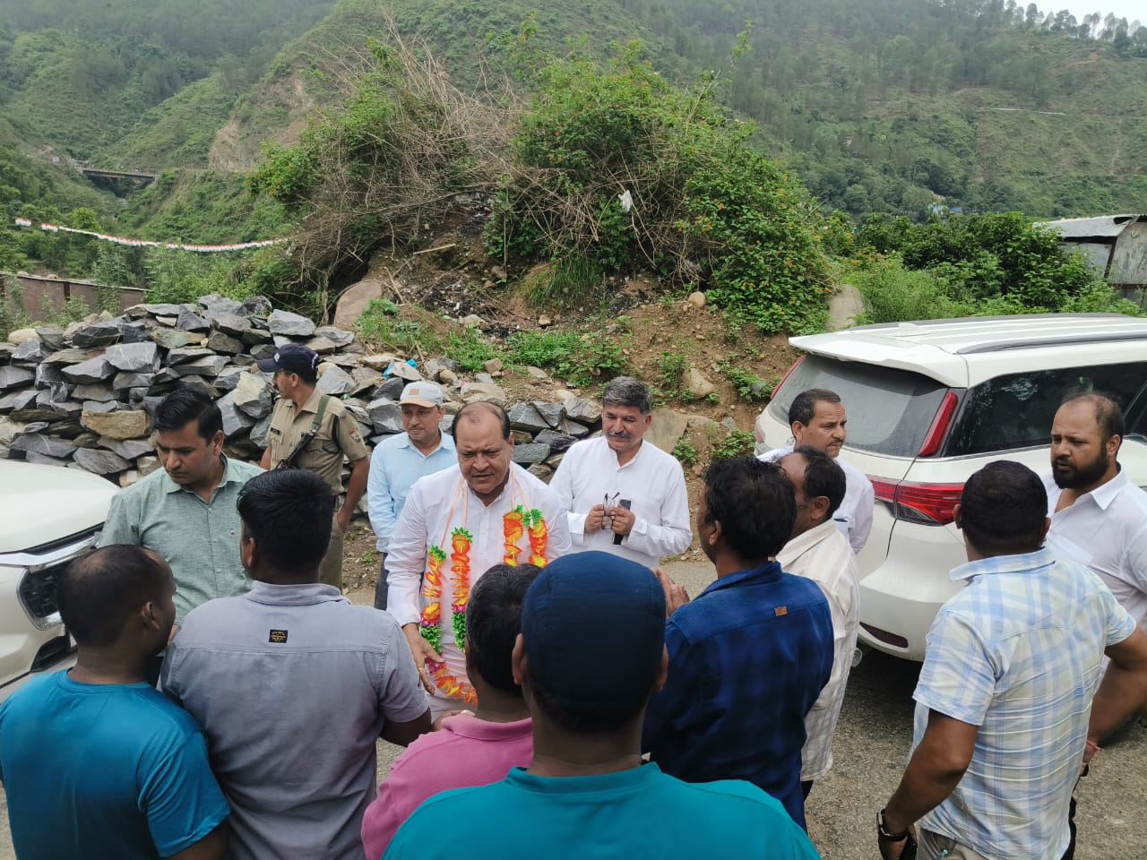 Congress leader of opposition Yashpal Arya visited the villages of Pokhri development block and sought votes for Lakhpat Butola.