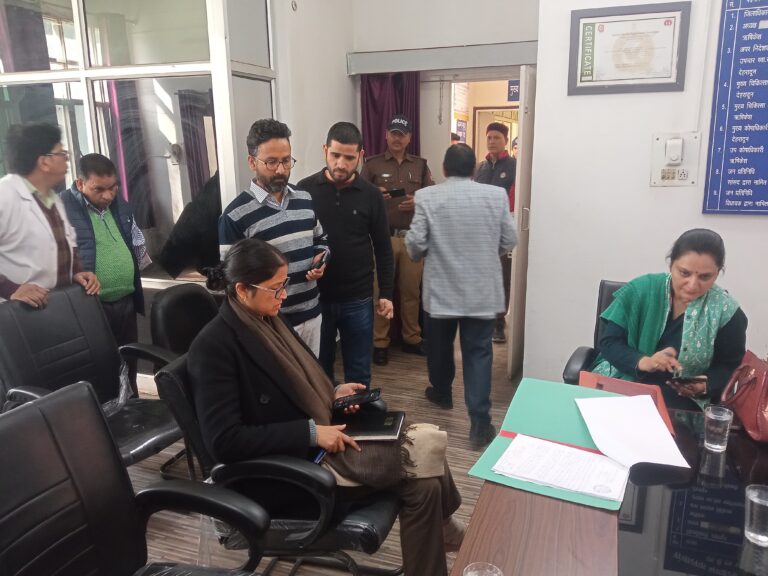 DM again in action on complaint of irregularities in Sub District Hospital Rishikesh