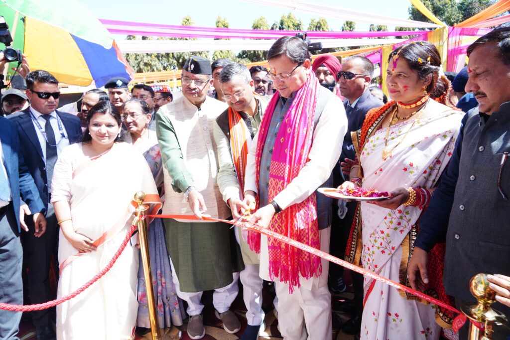 मुख्यमंत्री पुष्कर सिंह धामी ने नगर निगम देहरादून द्वारा आयोजित होली मिलन कार्यक्रम में किया प्रतिभाग