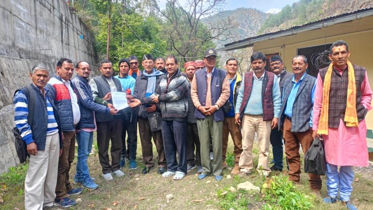 बैसाखी मेलों की तैयारियों को लेकर देव ग्रामों के प्रतिनिधियों तथा मेला आयोजन समिति की हुई अहम बैठक