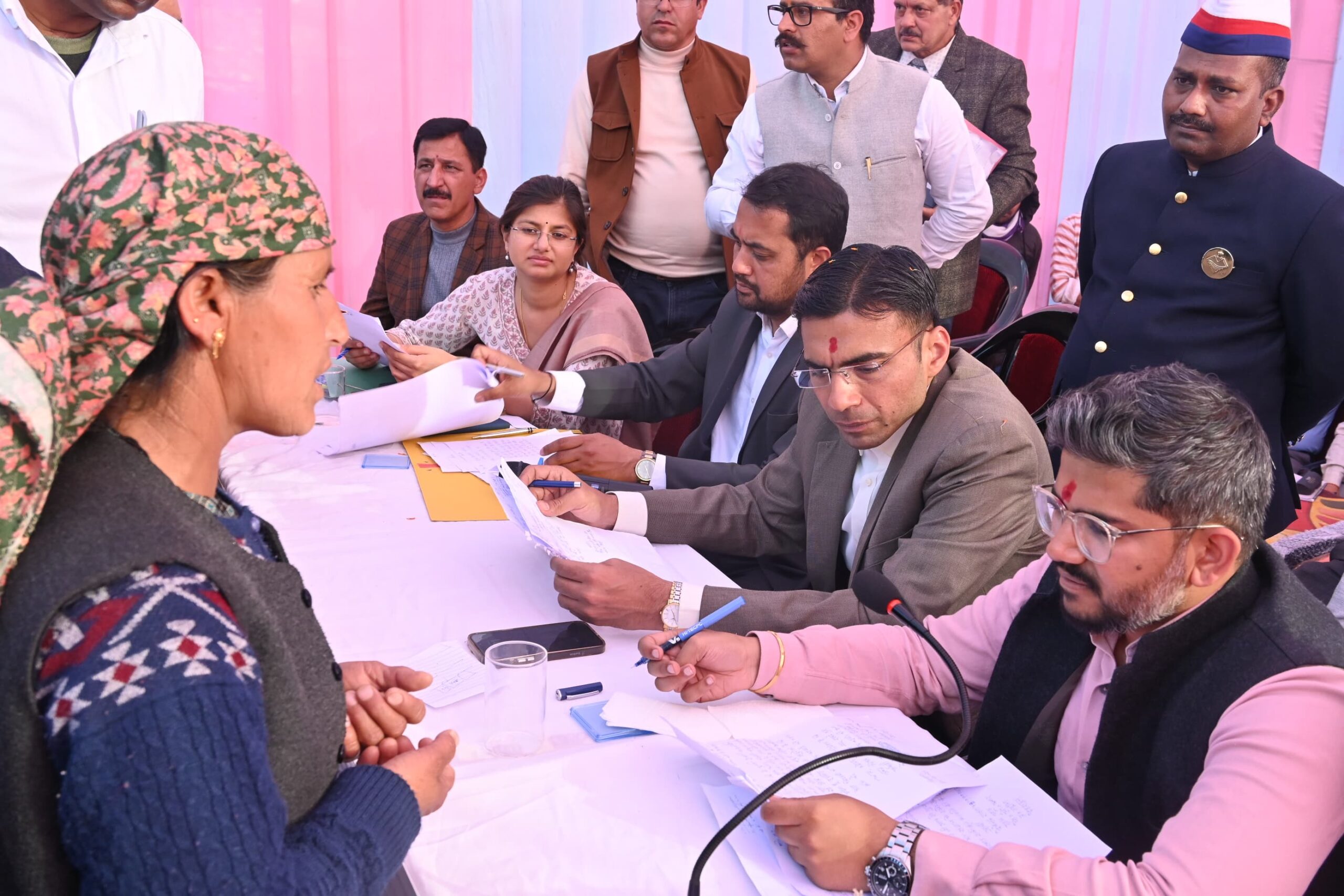 मुख्यमंत्री धामी के मार्गदर्शन में सुदुरवर्ती क्षेत्र त्यूनी में जिलाधिकारी भ्रमण, जरूरतमदों असहायों के लिए बना वरदान