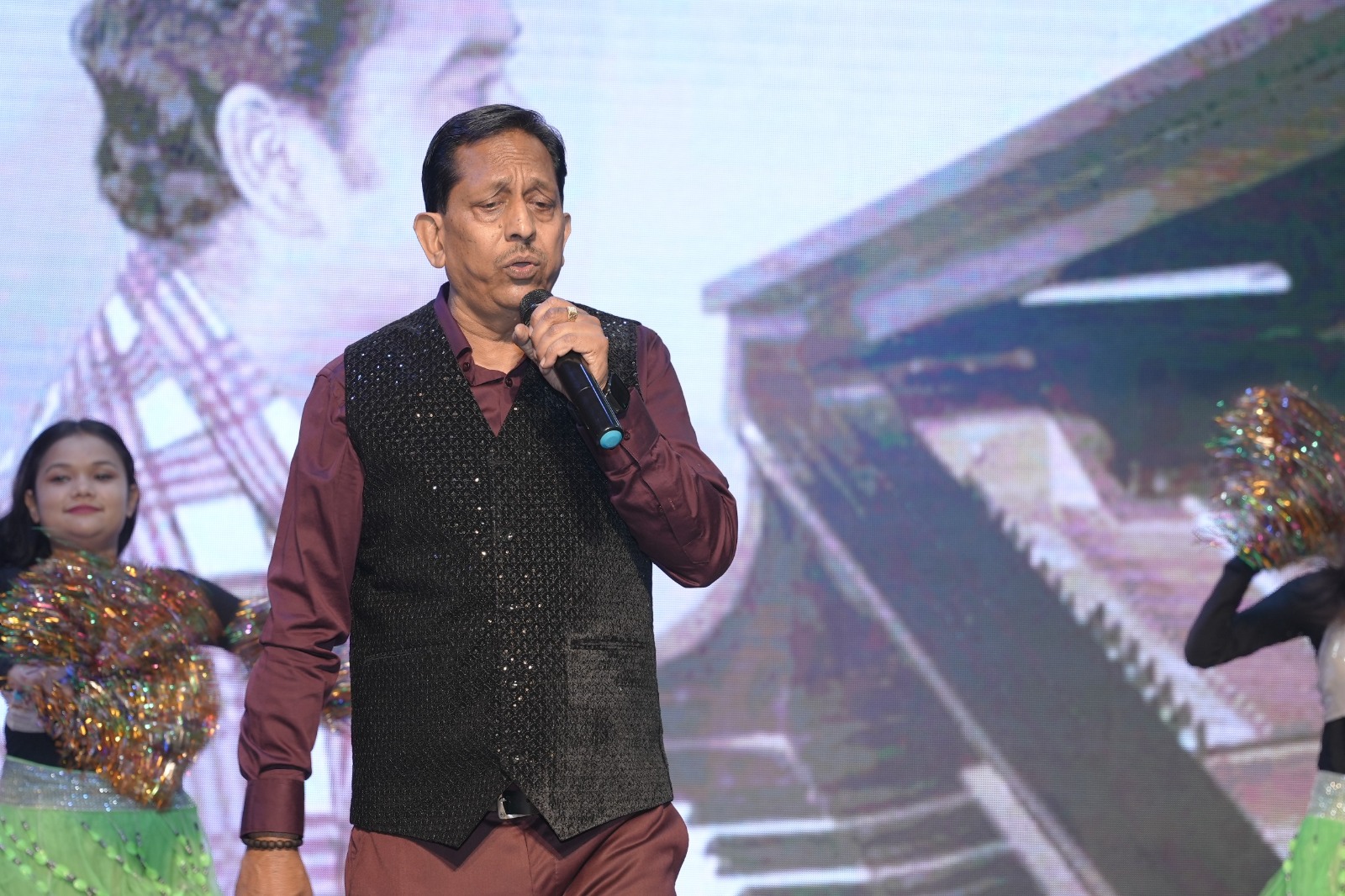 ओल्ड इज़ गोल्ड नाइट में गूंजे रेट्रो बॉलीवुड के सदाबहार नगमे