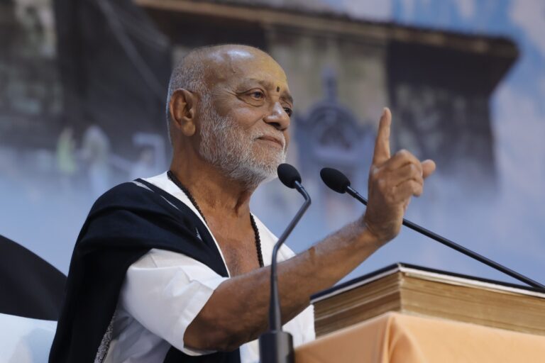 जम्मू-कश्मीर के उपराज्यपाल मनोज सिन्हा ने श्रीनगर में मोरारी बापू की ऐतिहासिक राम कथा का किया शुभारंभ