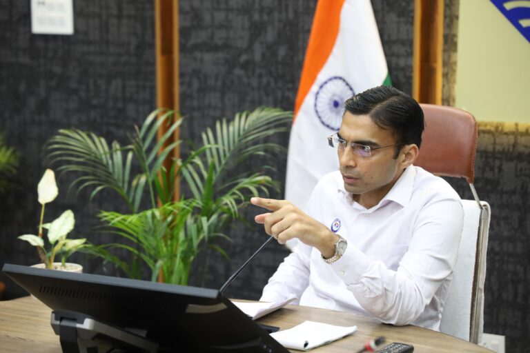 निराश्रित, बेसहारा गोवंश संरक्षण के लिए जिला प्रशासन ने स्वीकृत किए नए आश्रय,