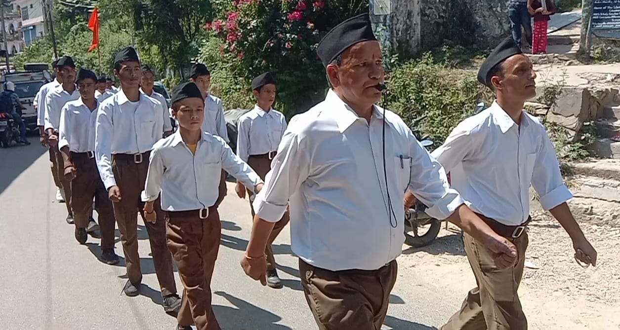 नारायणबगड़ में राष्ट्रीय स्वयंसेवक संघ के शताब्दी समारोह पर पथ संचालन