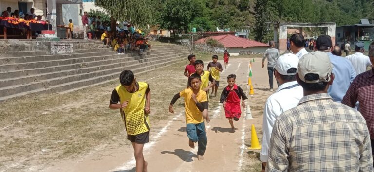 जीआईसी नारायणबगड़ में तीन दिवसीय ब्लॉक स्तरीय शीतकालीन खेलकूद प्रतियोगिताओं का हुआ आयोजन