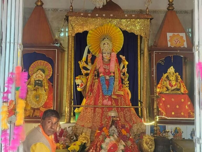 कलश यात्रा और अखंड ज्योति के साथ आरंभ हुआ चोपता-चौंरी का पारंपरिक नवरात्र मेला