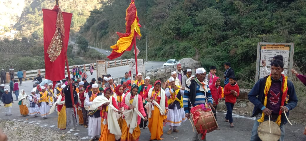 पांडवों ने किया पिंडर नदी के तट पर राजा पांडु का पिंडदान