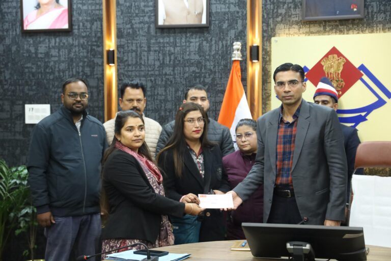 जिले में चलेंगे नियम व कायदे, तुगलकी फरमान पर हुआ जिला प्रशासन का त्वरित एक्शन  