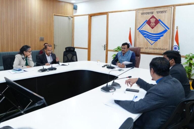 मुख्य सचिव आनन्द बर्द्धन की अध्यक्षता में व्यय वित्त समिति की बैठक हुई आयोजित