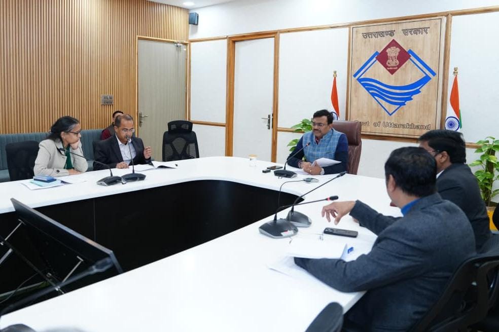 मुख्य सचिव आनन्द बर्द्धन की अध्यक्षता में व्यय वित्त समिति की बैठक हुई आयोजित