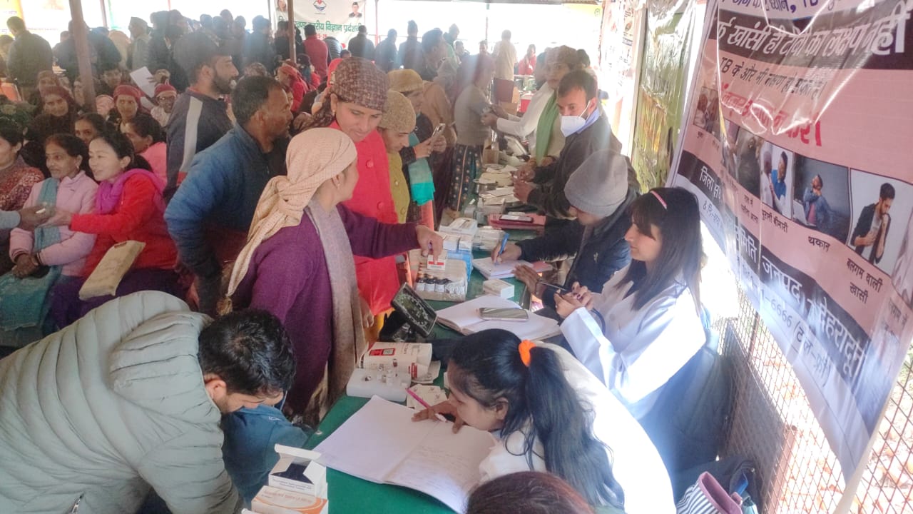 मुख्यमंत्री धामी का संकल्प, ज़मीनी अमलः कोटि कनासर में लगा बहुउद्देशीय शिविर