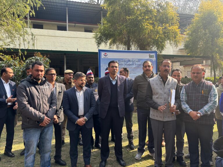 आपदा में बिखरे 48 परिवारों को जिला प्रशासन ने वितरित की 17 लाख की आर्थिक सहायता