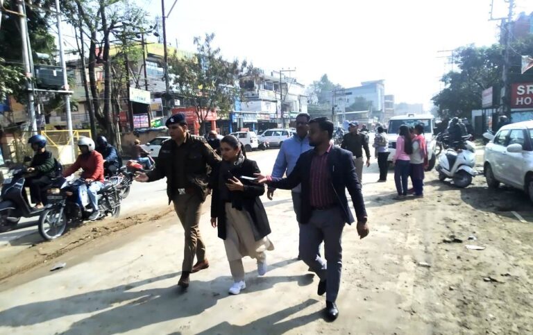 खुदाई मानकों के उल्लंघन से जनमानस को किया चोटिल; XEN , ठेकेदार  पर संगीन धाराओं में मुकदमा दर्ज