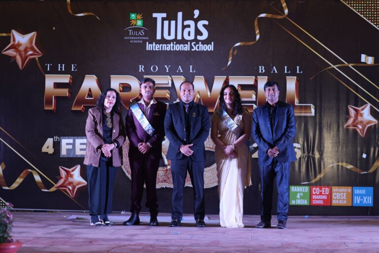 तुलाज़ इंटरनेशनल स्कूल के फेयरवेल में अक्षत अग्रवाल और प्रिशा सेठी बने ‘मिस्टर एवं मिस तुलाज़’