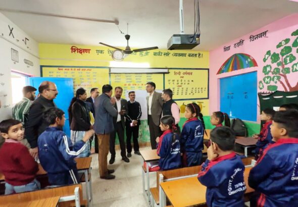 जिला प्रशासन ने 5 करोड़ सीएसआर फंड से जिले के सभी विद्यालय किये फर्नीचर युक्त