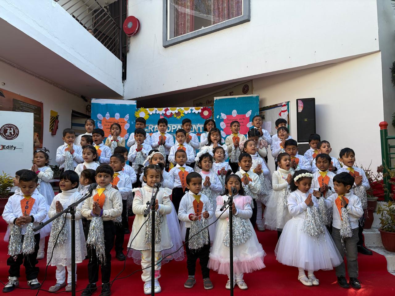 एडिफाई वर्ल्ड स्कूल में दो दिवसीय 'कॉफी मॉर्निंग' और 'ग्रैंडपेरेंट्स डे' उत्सव का सफलतापूर्वक किया गया आयोजन