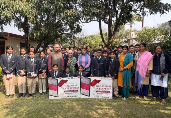 एडीफाई वर्ल्ड स्कूल के छात्र-छात्राओं ने सीखें हथकरघा एवं हस्तशिल्प की बारीकियां