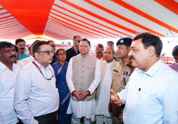 मुख्यमंत्री धामी ने गढ़ी कैंट स्थित जसवंत ग्राउंड पहुंचकर तैयारियों का किया निरीक्षण