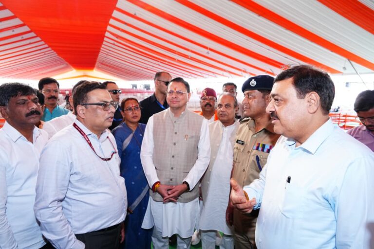 मुख्यमंत्री धामी ने गढ़ी कैंट स्थित जसवंत ग्राउंड पहुंचकर तैयारियों का किया निरीक्षण