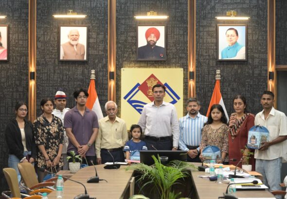  जिलाधिकारी सविन बंसल ने पीएम केयर्स चिल्ड्रन योजना के अंतर्गत लाभार्थी बच्चों से किया संवाद