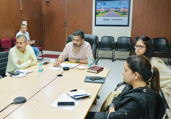डीएम देहरादून ने सभी विभागों को किया अलर्ट, मानसून में सतर्कता ही सुरक्षा