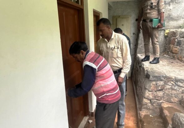 मसूरी में अवैध निर्माणों पर एमडीडीए का बड़ा एक्शन, दो भवन किए सील