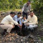 "पेड़ नहीं, आने वाली पीढ़ियों का भविष्य लगा रहे हैं" : बंशीधर तिवारी