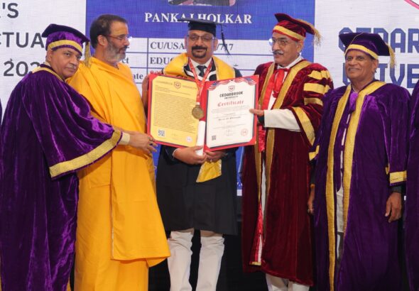 देहरादून के डॉ. पंकज होलकर बने 'डॉक्टर ऑफ फिलॉसफी',विशेष आवश्यकता वाले बच्चों के लिए समर्पित जीवन को मिला अंतरराष्ट्रीय सम्मान