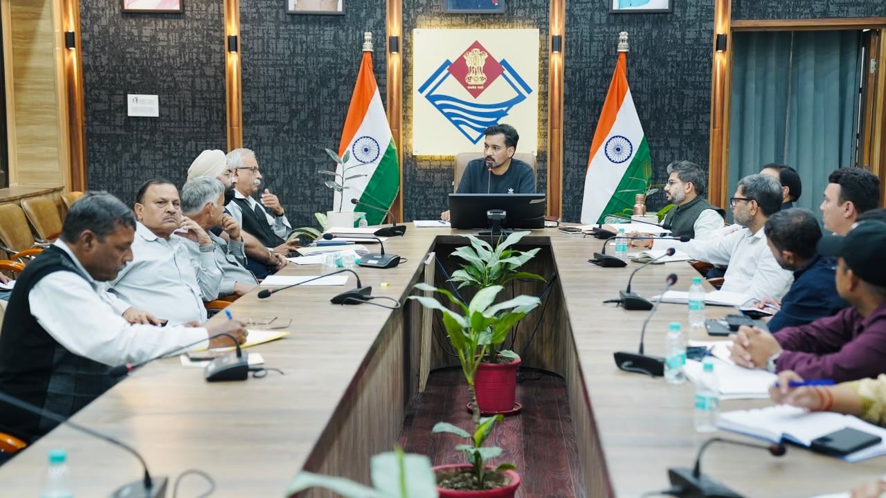 विधानसभा चुनाव-2027ः देहरादून में 23 अक्टूबर से ईवीएम की तकनीकी जांच, डीएम ने राजनीतिक दलों से मांगा सहयोग